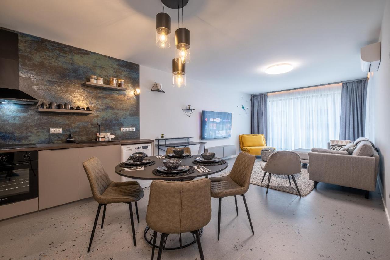 Emirates Lux Apartment And Parking София Экстерьер фото