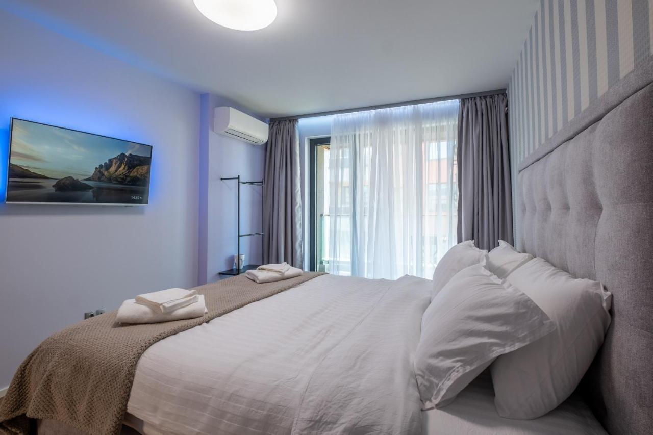 Emirates Lux Apartment And Parking София Экстерьер фото