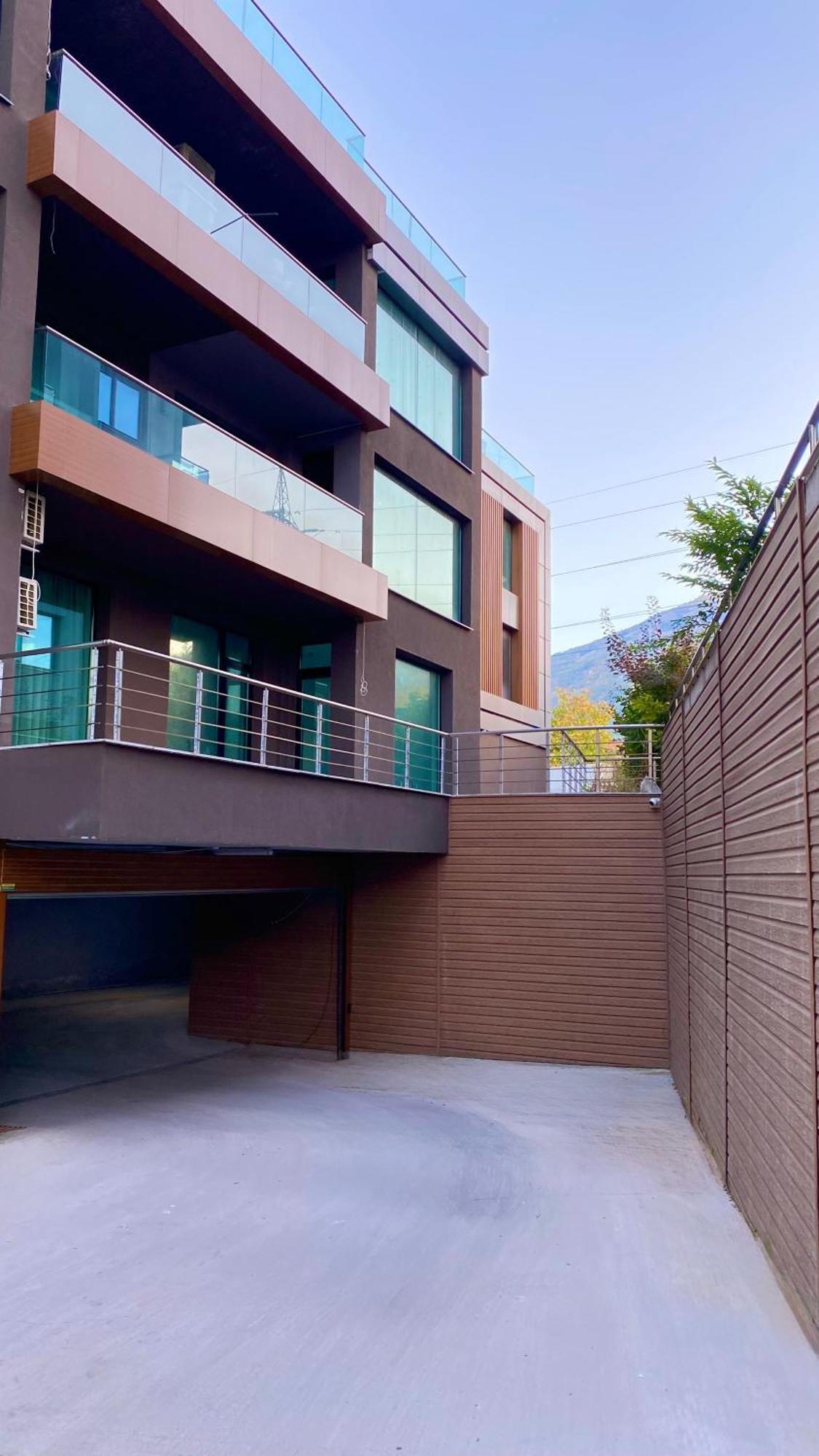 Emirates Lux Apartment And Parking София Экстерьер фото